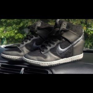 NIKE sky High Dunks